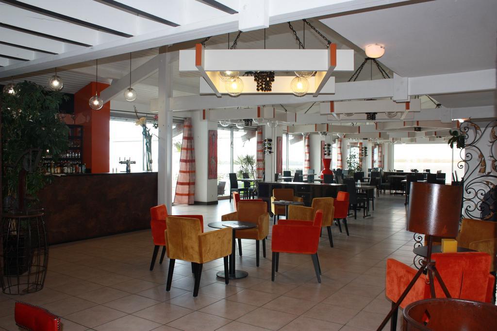 Logis Hotel Restaurant La Citadelle Бле Екстер'єр фото